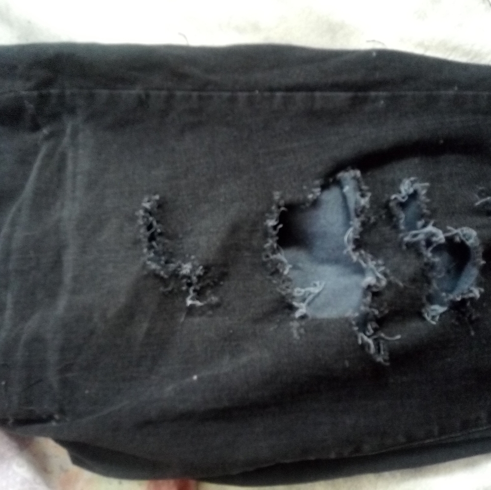 Button-fly Black Ripped Jeans - Picture 3 of 4
